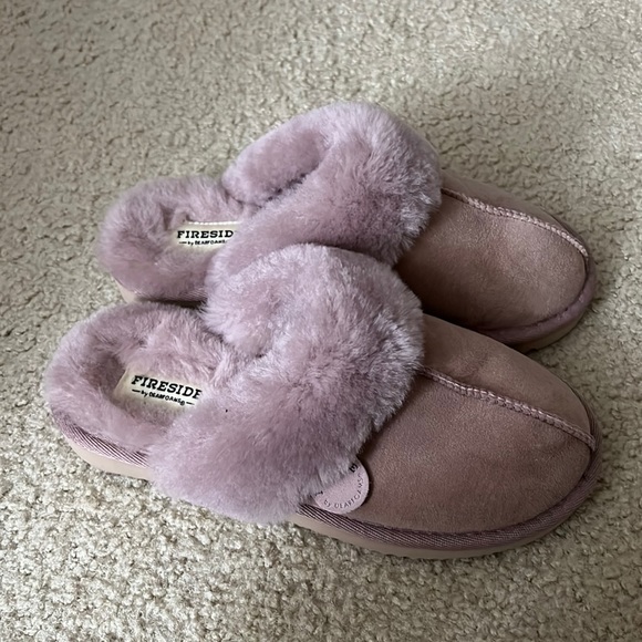 Fireside by dearfoam Sydney Water Resistant Genuine Shearling Scuff Slipper - Picture 1 of 4